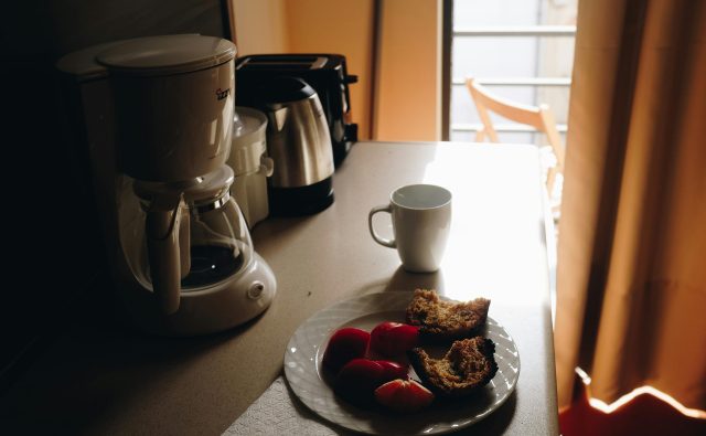 pexels-catiamatos-984860